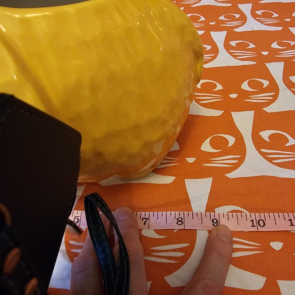 One of a kind Baby Yellow Elephant ceramic plant holder 1977 ADORABLE 💛💛 - Picture 3 of 11